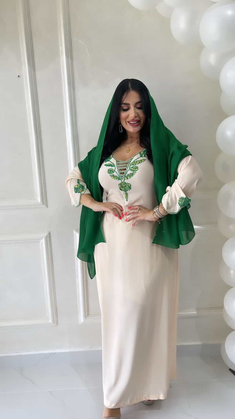 BLACK QUEEN 117 DEAL - Image 1